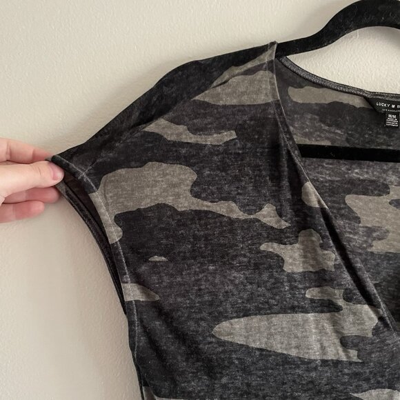 Lucky Brand Womn M Camo Burnout Casual Short Sleeve Split Neck Tie Front T-Shirt - Picture 5 of 7